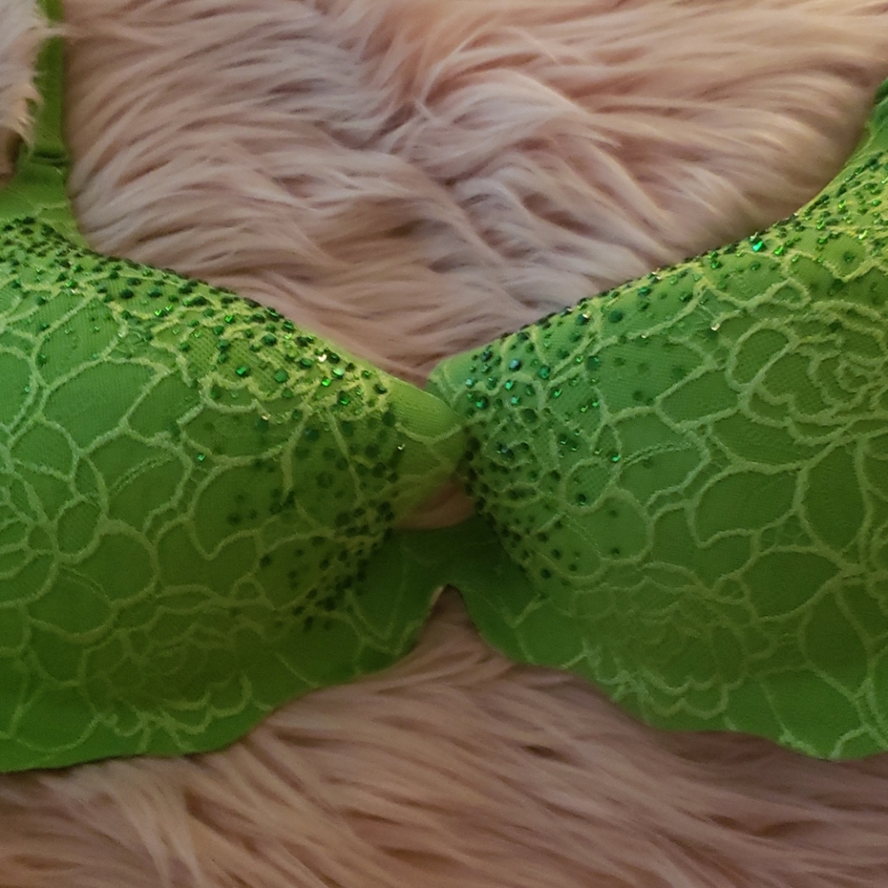 VS 38D bra with bling